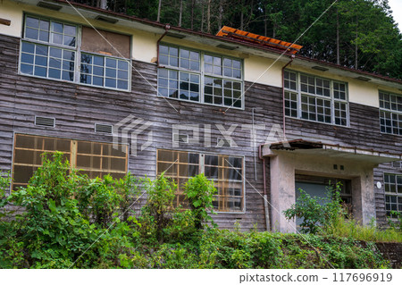 Japan's old and very beautiful building Japan's old and very beautiful building 117696919