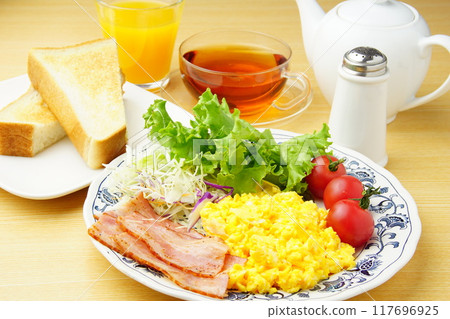 table with breakfast 117696925