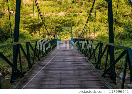 日本廣島縣的老吊橋 日本廣島縣的老吊橋 117696941
