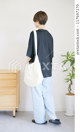 Women's summer clothing fashion coordination (vertical) 117697170