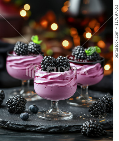 英式甜點,黑莓傻瓜 英式甜點,黑莓傻瓜 117697653