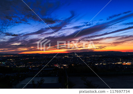 京都府最南端的木津川市城山台的夜景，在山上俯瞰木津鎮#2。 117697734