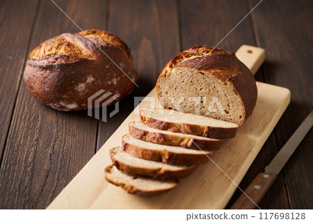 切片黑麥麵包 切片黑麥麵包 117698128