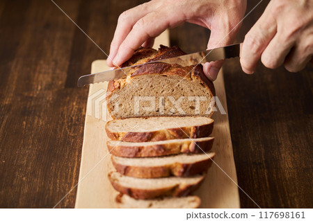 Slice the rye bread Slice the rye bread 117698161