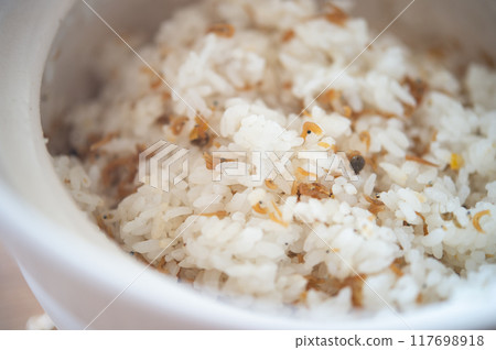 Earthenware pot rice ~Chirimen Sansho~ 117698918