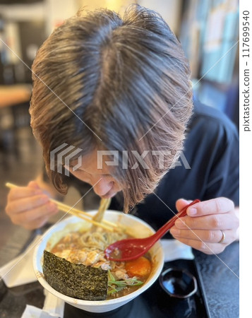 吃東西的人 吃東西的人 117699540