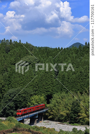 久大本線運行的Kiha 200普通列車 117700161