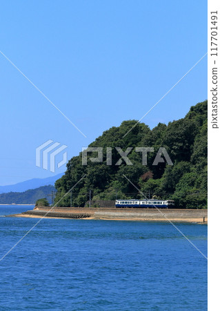 etSETOra, a sightseeing train that runs along the Seto Inland Sea 117701491