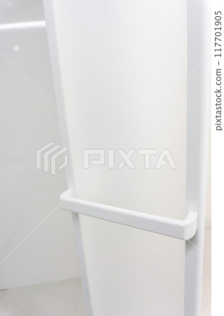 Bathroom door 117701905