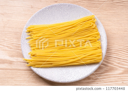 Fresh pasta (spaghetti) Fresh pasta (spaghetti) 117703448