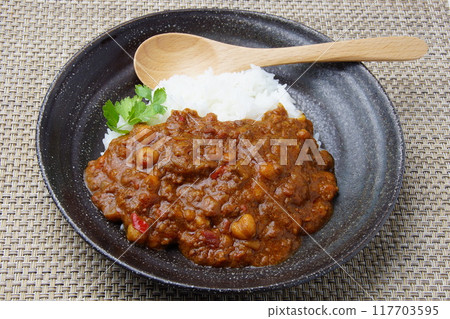 Delicious keema curry 117703595
