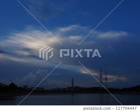 美妙的日落風景 117704447