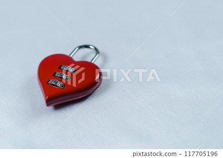 Red heart-shaped combination lock Red heart-shaped combination lock 117705196