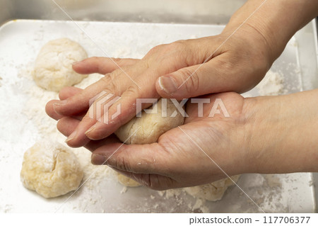 Steamed buns Carbonated buns Roll the bun dough Steamed buns Carbonated buns Roll the bun dough 117706377