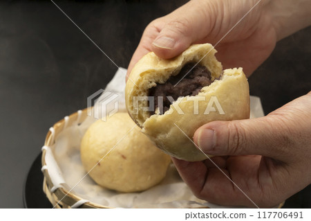 蒸包子、碳酸包子、用手掰包子 117706491