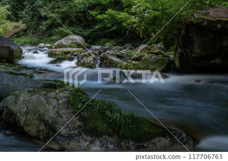 The flow of Teruha Gorge in Minakami Town, Gunma Prefecture The flow of Teruha Gorge in Minakami Town, Gunma Prefecture 117706763