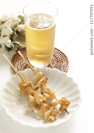 烤雞皮和啤酒 烤雞皮和啤酒 117707051