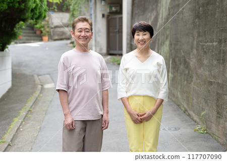 一對年長夫婦 一對年長夫婦 117707090