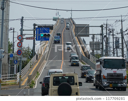 Eshima Bridge, known for its steep slope (Sakaiminato City, Tottori Prefecture and Matsue City, Shimane Prefecture) 117709281