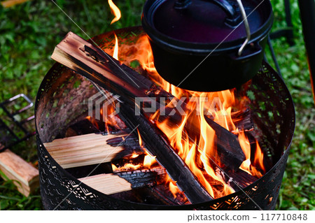 營地的篝火 營地的篝火 117710848