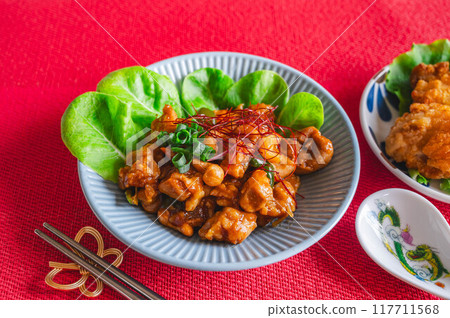 Stir-fried chicken and cashew nuts Stir-fried chicken and cashew nuts 117711568