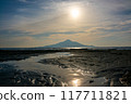 從海岸看到的日落和利尻富士山 117711821