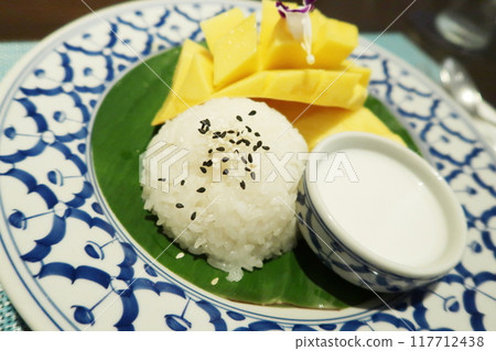 Mango and sticky rice dessert Mango and sticky rice dessert 117712438