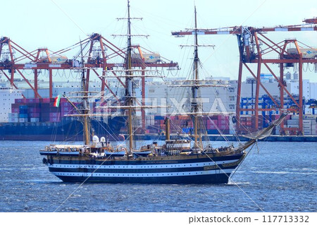 Crossing the Pacific Ocean to Tokyo Port... "The most beautiful ship in the world" Queen of the Sea [Amerigo Vespucci] 117713332