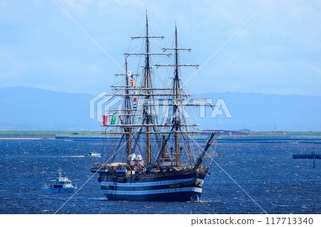 橫渡太平洋到達東京港…「世界上最美麗的船」海洋女王號【Amerigo Vespucci】 117713340