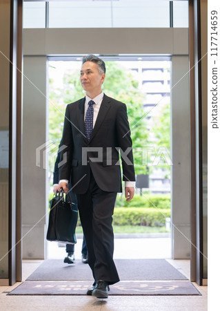Automatic door, business man going to work Automatic door, business man going to work 117714659
