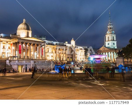 London Trafalgar Square at night London Trafalgar Square at night 117717949