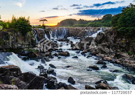 Sogi Falls - Early morning magic hour Sogi Falls - Early morning magic hour 117720037