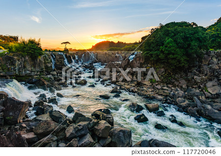 Sogi Falls - Early morning magic hour Sogi Falls - Early morning magic hour 117720046