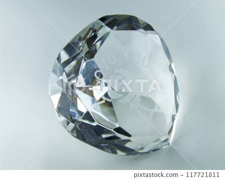 Diamond 117721811