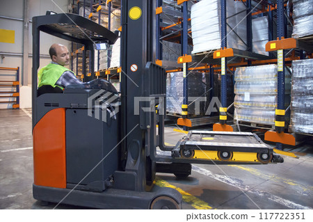 Shuttle pallet 117722351