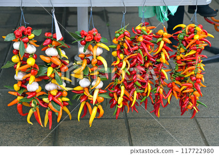 Hanging Chili Garlic Hanging Chili Garlic 117722980
