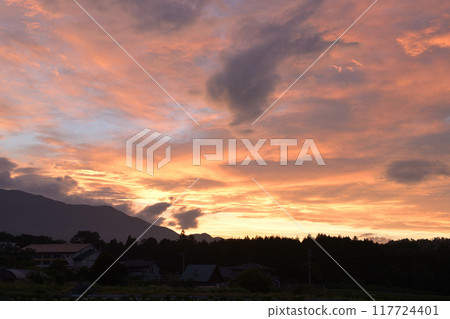 Summer sunset clouds in Hakushu Town, Hokuto City 117724401