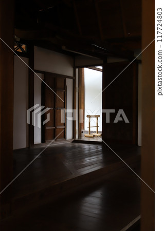 京都一座寺廟的室內 京都一座寺廟的室內 117724803