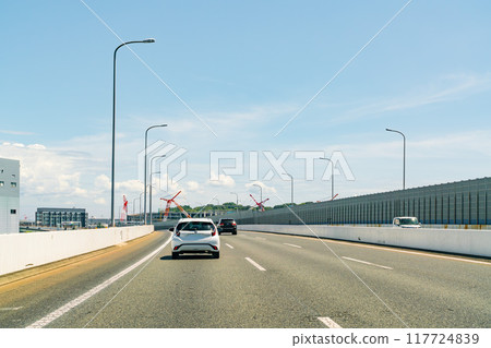 晴朗的公路 117724839