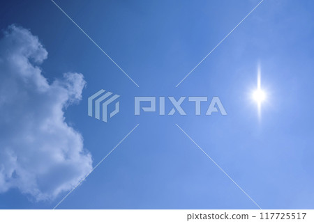 夏天的天空、陽光和雲彩橫濱 117725517