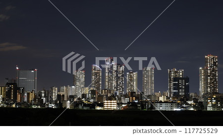Night view of the skyscrapers around Musashi-Kosugi Station seen from Tamagawadai Park (Ota Ward, Tokyo). On the far left is the NEC Tamagawa facility building. 117725529