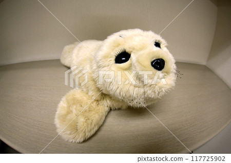 Healing Robot 117725902