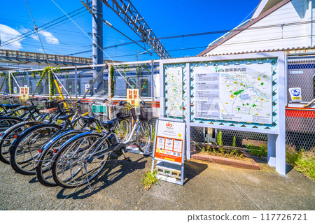 日本橫濱城市景觀，八月。相鐵西谷站南口。車站前的 Daichari 景觀 117726721