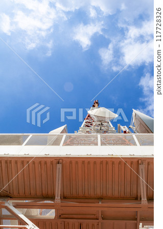 Looking up at the TV tower (Hiratsuka, Kanagawa Prefecture) 117728326