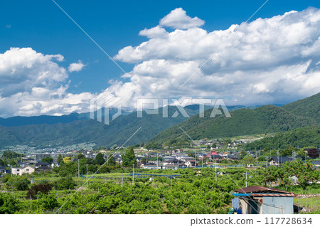 [山梨縣]甲府盆地和初夏寧靜的街道 117728634