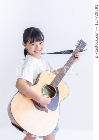 有吉他的女孩 有吉他的女孩 117729593