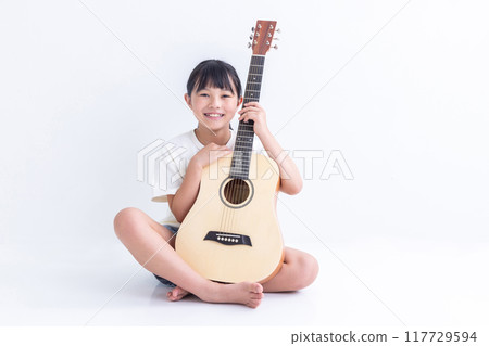 有吉他的女孩 有吉他的女孩 117729594