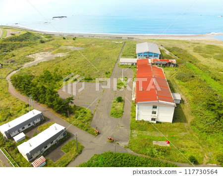 夏季拍攝北海道松前町已關閉的前大島初中的校舍 117730564