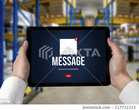Email notification message showing on computer screen snugly Email notification message showing on computer screen snugly 117732123