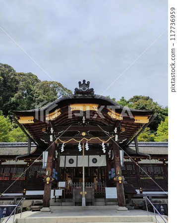 松尾大社的正殿充滿神秘的氣氛 松尾大社的正殿充滿神秘的氣氛 117736959